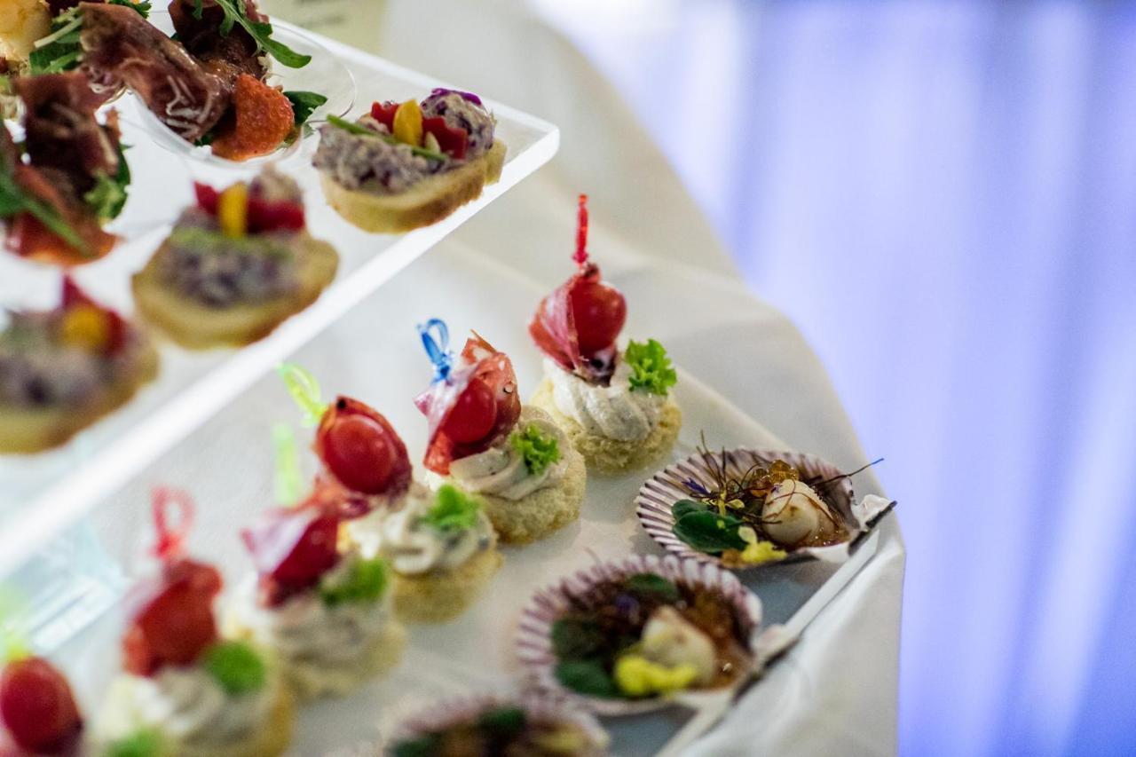Kolymbia Bay Art Boutique Hotel - Adults Only ภายนอก รูปภาพ