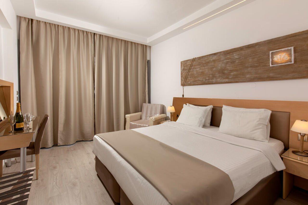 Kolymbia Bay Art Boutique Hotel - Adults Only ภายนอก รูปภาพ