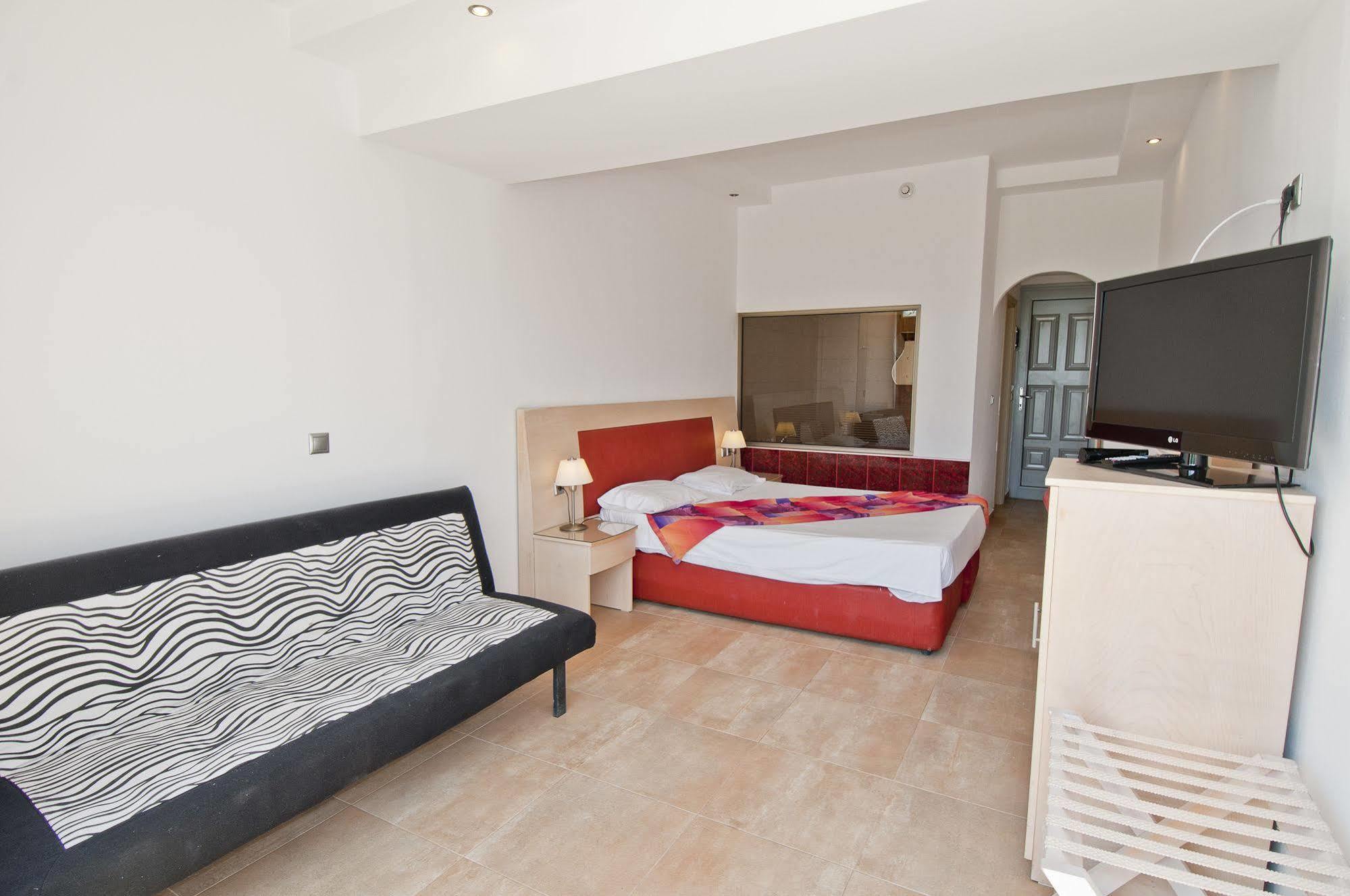 Kolymbia Bay Art Boutique Hotel - Adults Only ภายนอก รูปภาพ